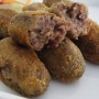 Croquetas de morcilla con mousse de piquillo