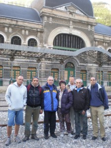 Ante la estación de Canfranc